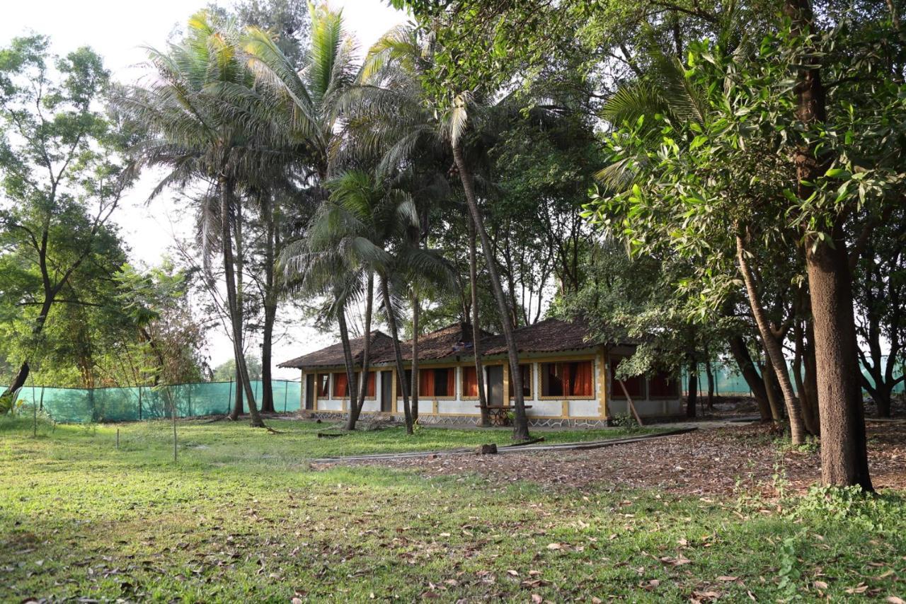 Pinewood Resort Karjat Exterior foto