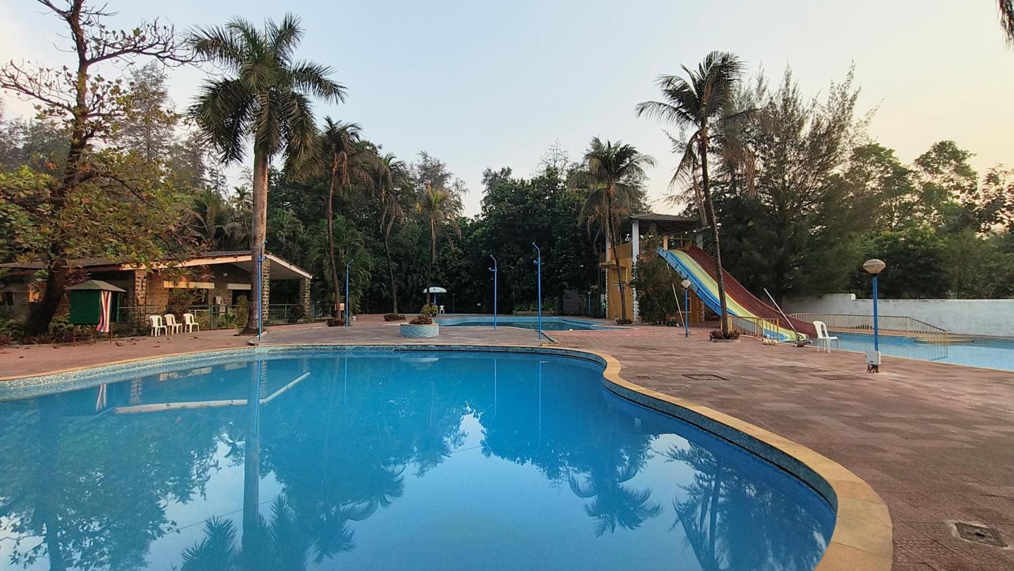 Pinewood Resort Karjat Exterior foto
